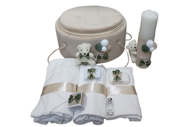 7099-set-trusou-botez-crem-cu-lumanare.jpg Set Trusou Botez Crem Cu Lumanare - imagine 1