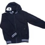 Geaca Neagra Doua Fete